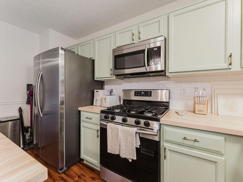 5904 Thorngate Drive, Galloway, OH 43119 Photo 13