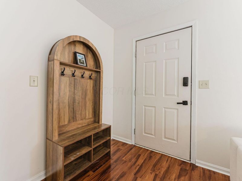 5904 Thorngate Drive, Galloway, OH 43119 Photo 6
