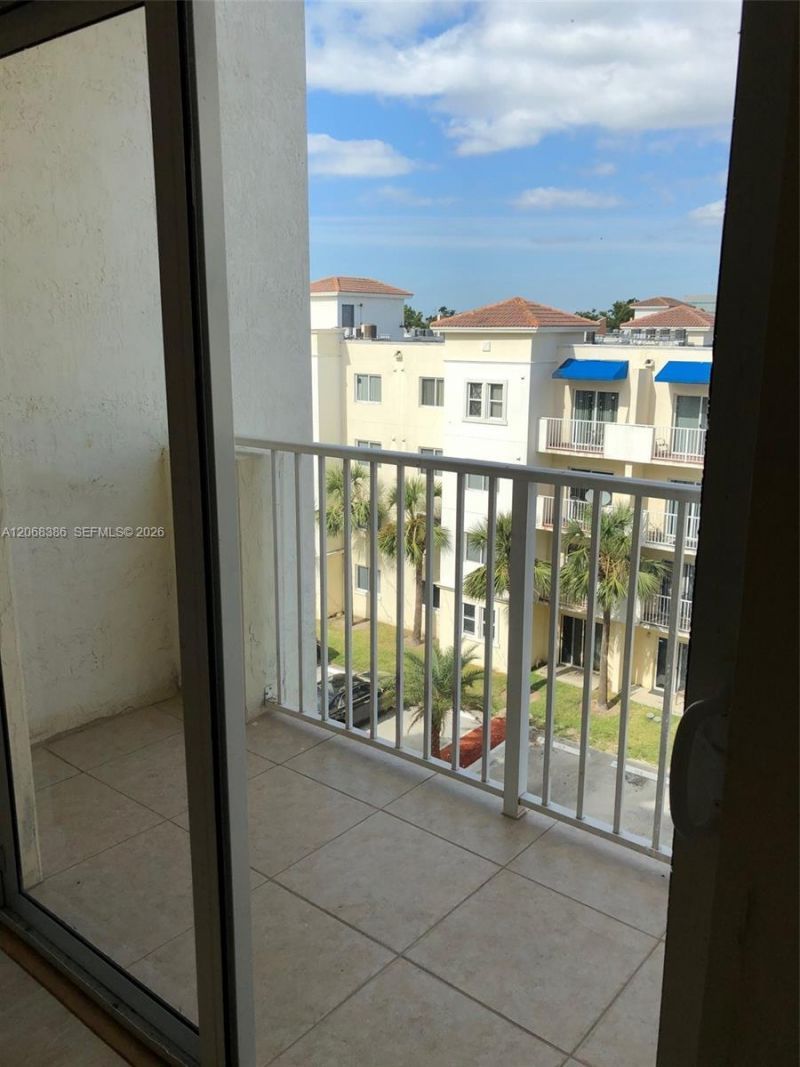 11060 SW 196th St , Unit 511, Cutler Bay, FL 33157 Photo