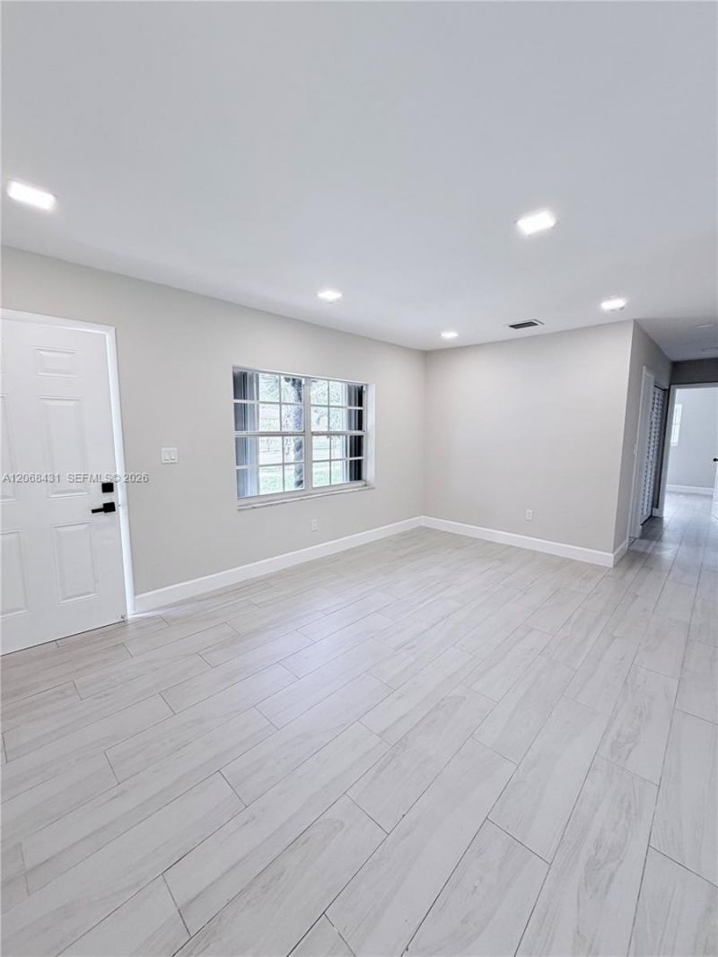 4492 NW 180th St , Miami Gardens, FL 33055 Photo