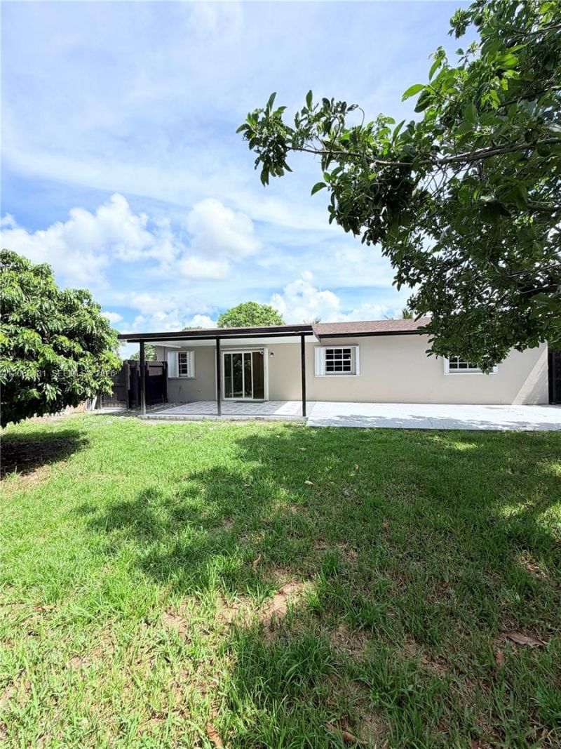 4492 NW 180th St , Miami Gardens, FL 33055 Photo