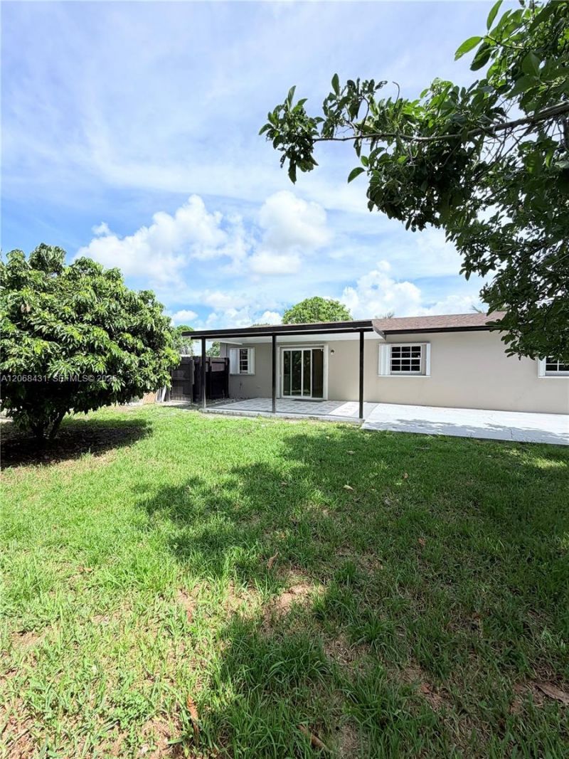 4492 NW 180th St , Miami Gardens, FL 33055 Photo