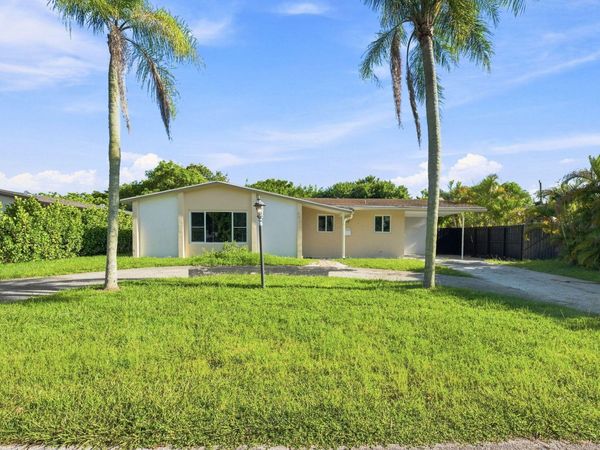 6530 HAYES Street, Hollywood, FL 33024
