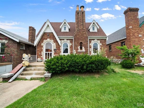 6319 Tholozan Avenue, St Louis, MO 63109