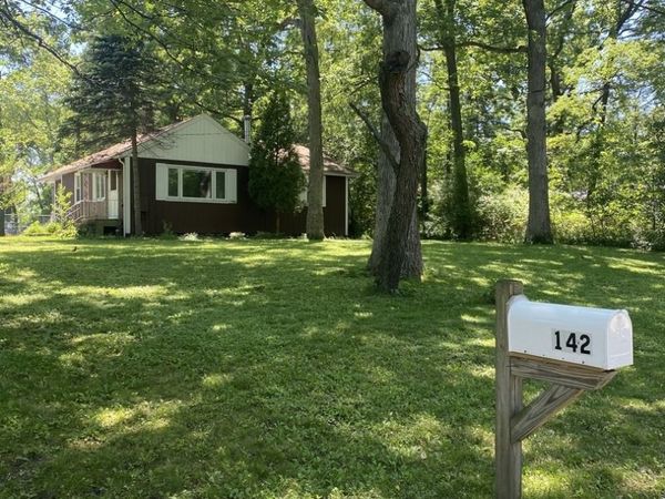 142 School Street , Wood Dale, IL 60191