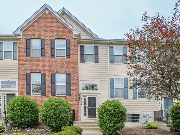 4062 POMPTON Avenue , Elgin, IL 60124
