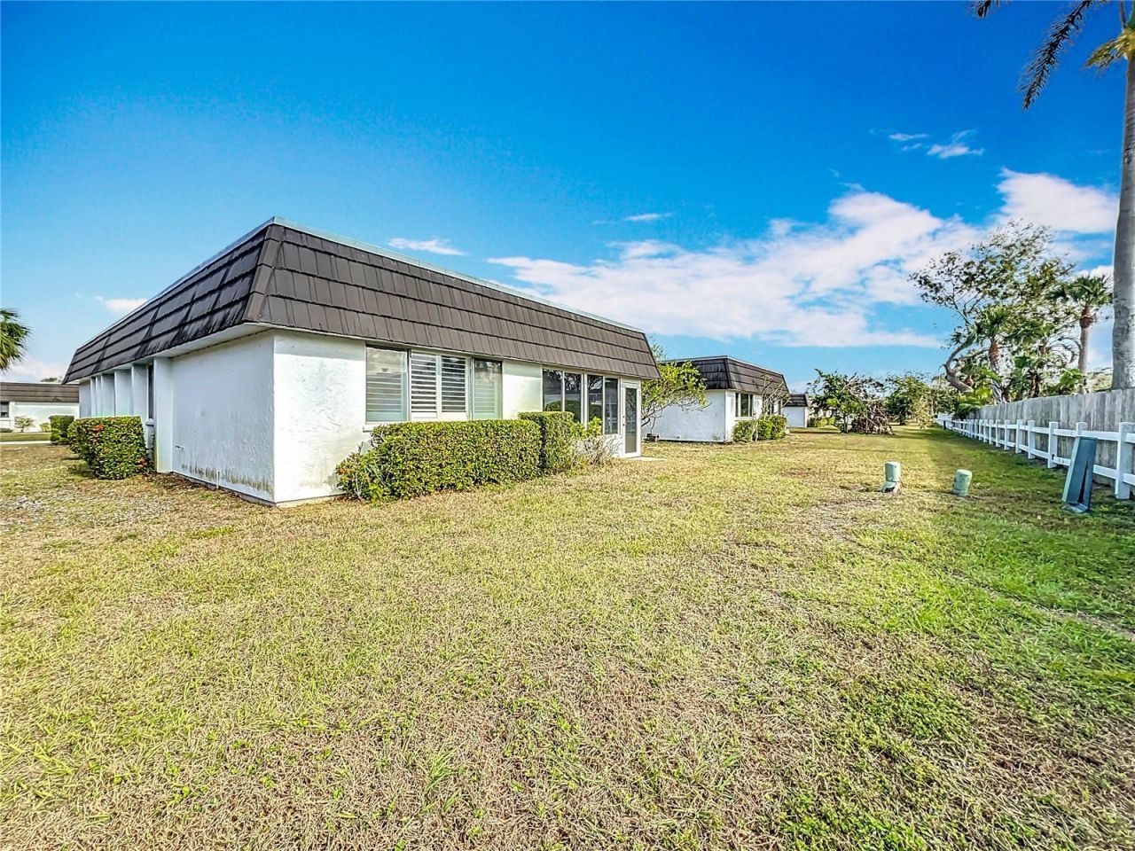 3932 Ashwood Lane , Unit 42, Sarasota, FL 34232 Photo