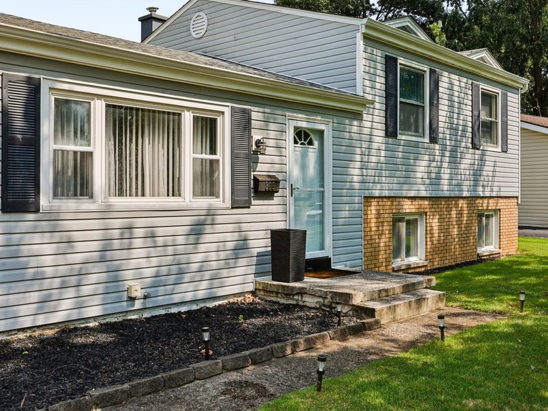 866 Hunt Valley Drive , Reynoldsburg, OH 43068 Photo 3