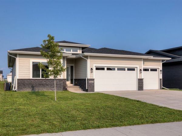 4657 179th Street, Urbandale, IA 50263