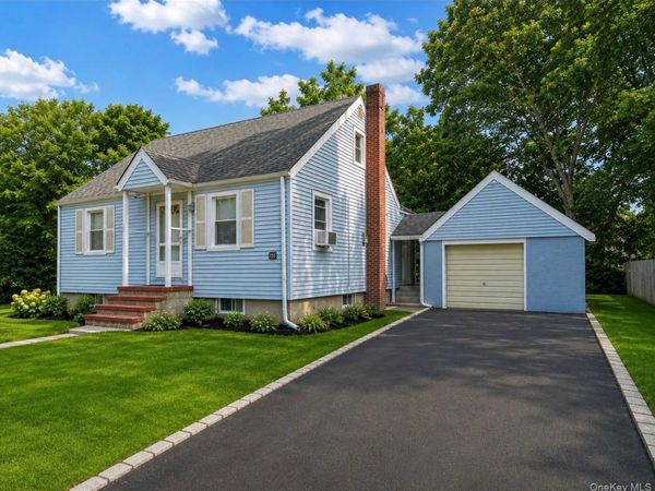 133 Little Plains Road , Huntington, NY 11743