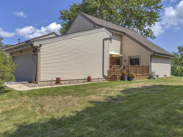 7266 S Delaine DRIVE, Oak Creek, WI 53154
