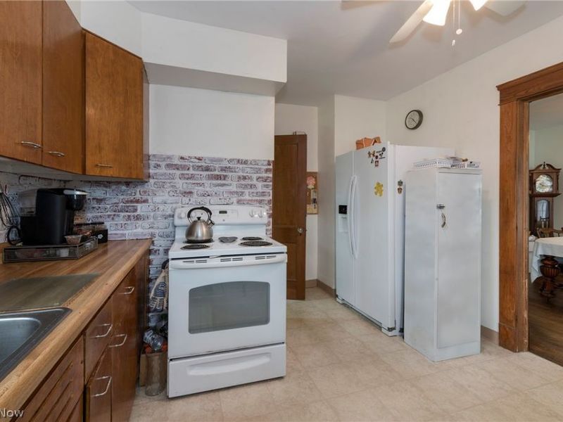 9817 Robinson Avenue, Garfield Heights, OH 44125 Photo 15
