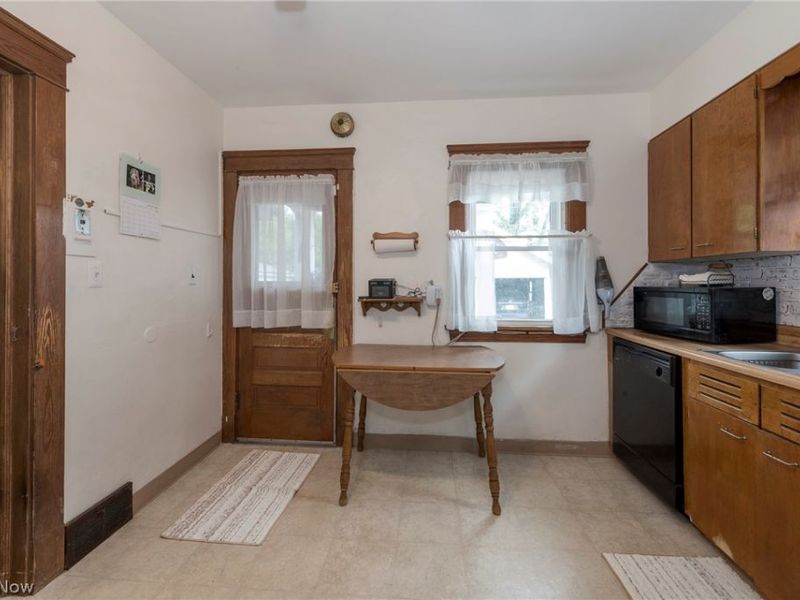9817 Robinson Avenue, Garfield Heights, OH 44125 Photo 16