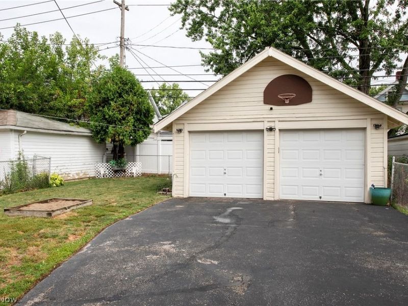 9817 Robinson Avenue, Garfield Heights, OH 44125 Photo 34