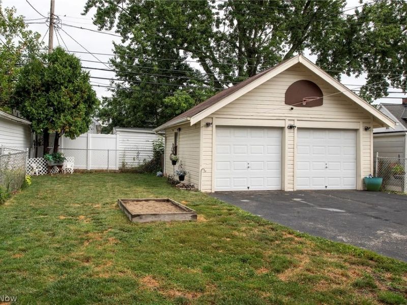 9817 Robinson Avenue, Garfield Heights, OH 44125 Photo 35