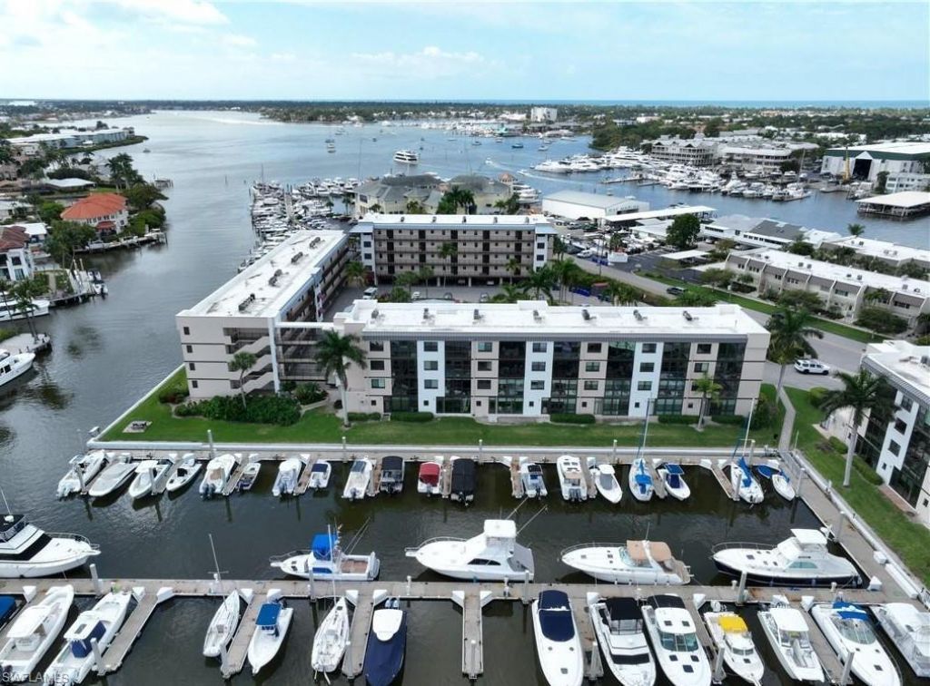 807 River Point Dr, Unit 304D, Naples, FL 34102 Photo