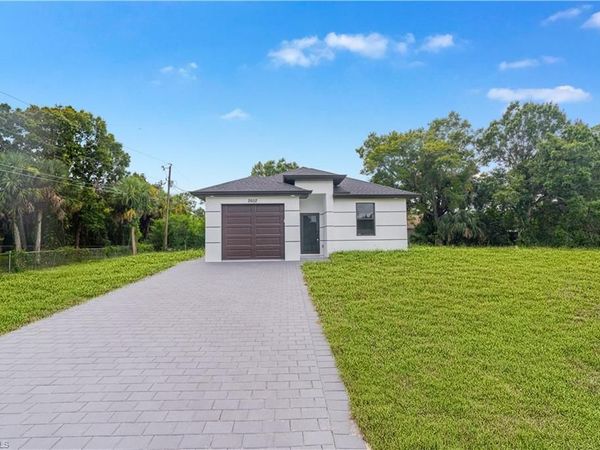 2602 LEELAND HEIGHTS BLVD E, LEHIGH ACRES, FL 33936
