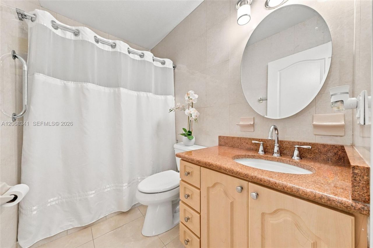 3180 W 3rd Ave, Hialeah, FL 33012 Photo