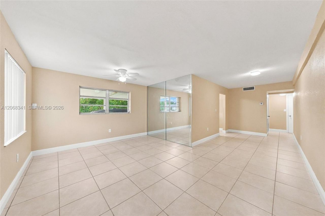 3180 W 3rd Ave, Hialeah, FL 33012 Photo