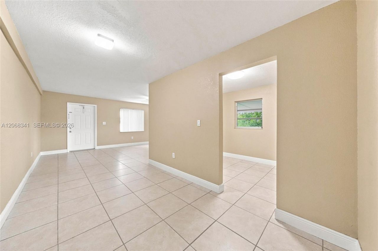 3180 W 3rd Ave, Hialeah, FL 33012 Photo