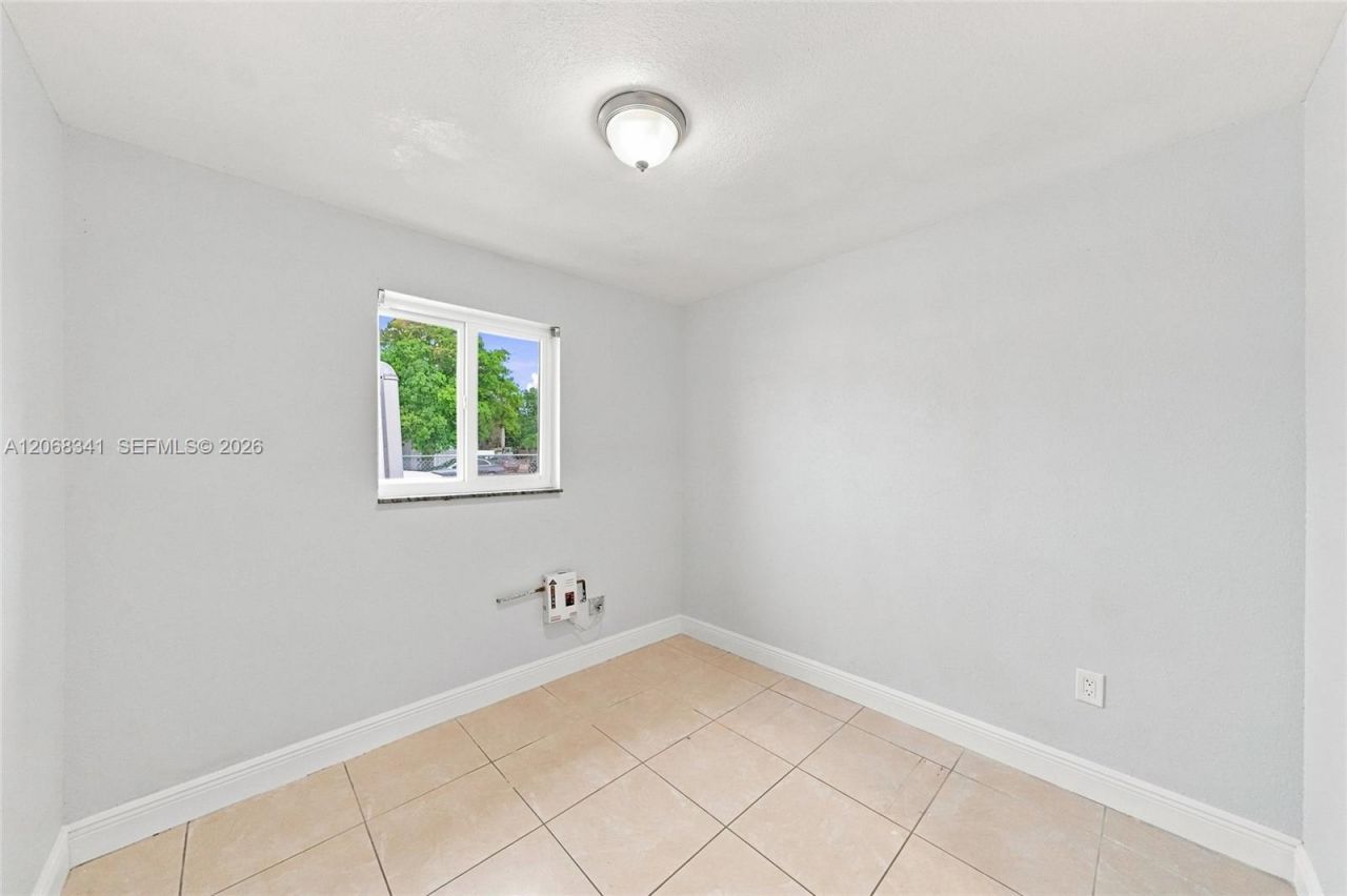 3180 W 3rd Ave, Hialeah, FL 33012 Photo