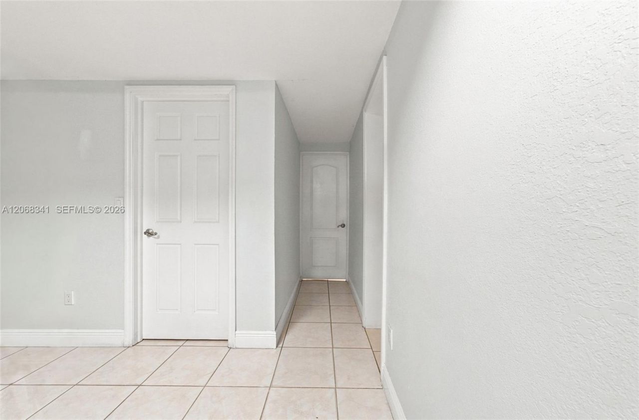 3180 W 3rd Ave, Hialeah, FL 33012 Photo