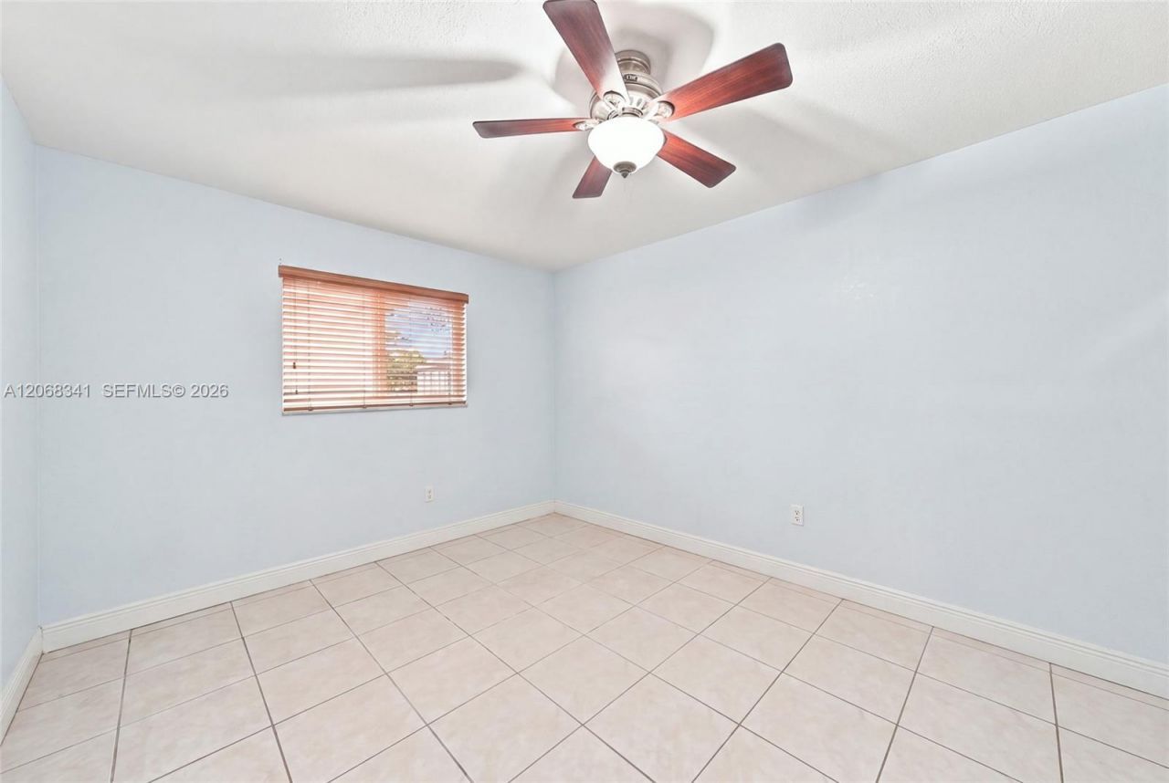3180 W 3rd Ave, Hialeah, FL 33012 Photo