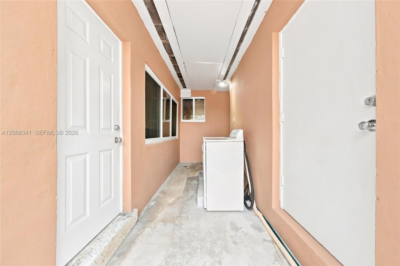 3180 W 3rd Ave, Hialeah, FL 33012 Photo