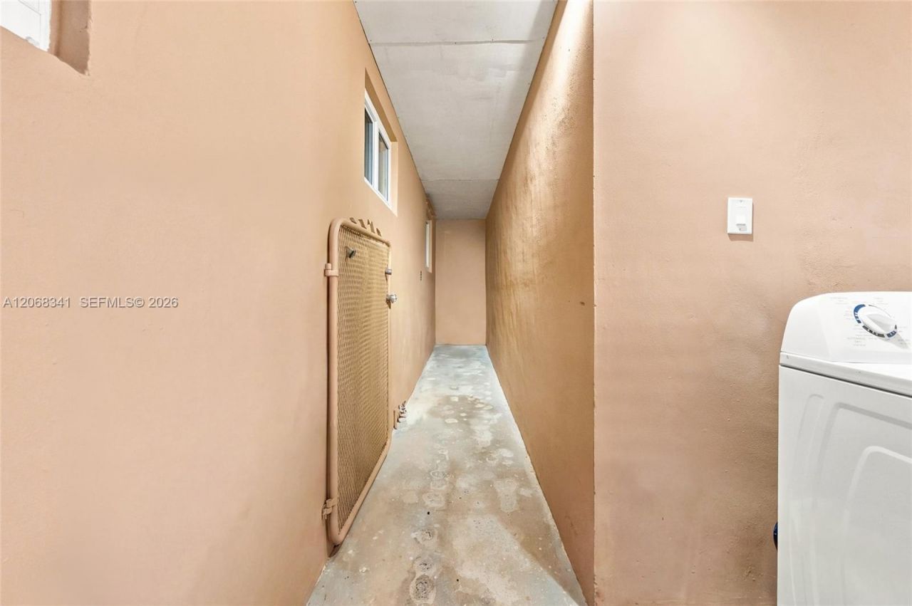 3180 W 3rd Ave, Hialeah, FL 33012 Photo