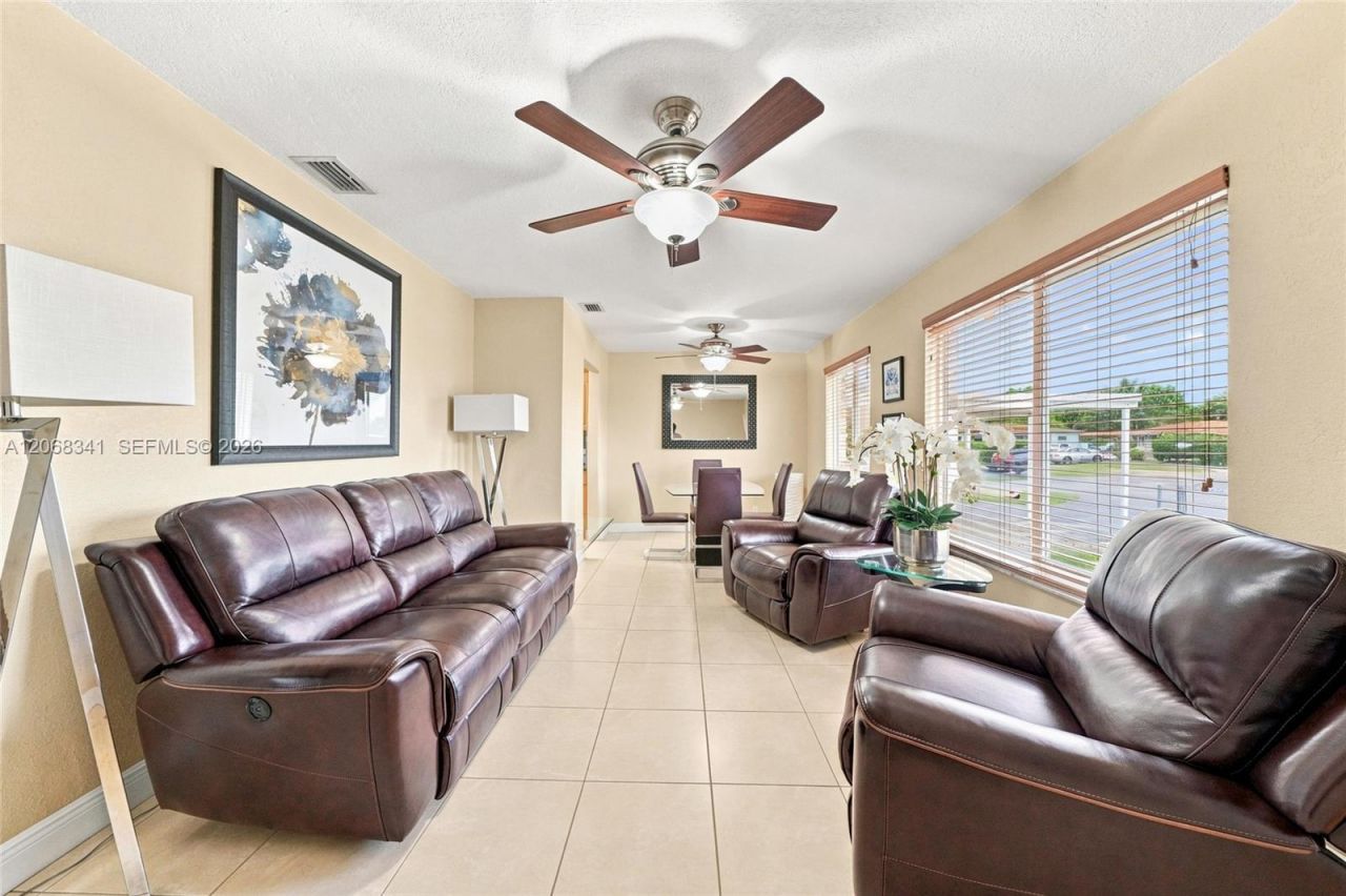 3180 W 3rd Ave, Hialeah, FL 33012 Photo