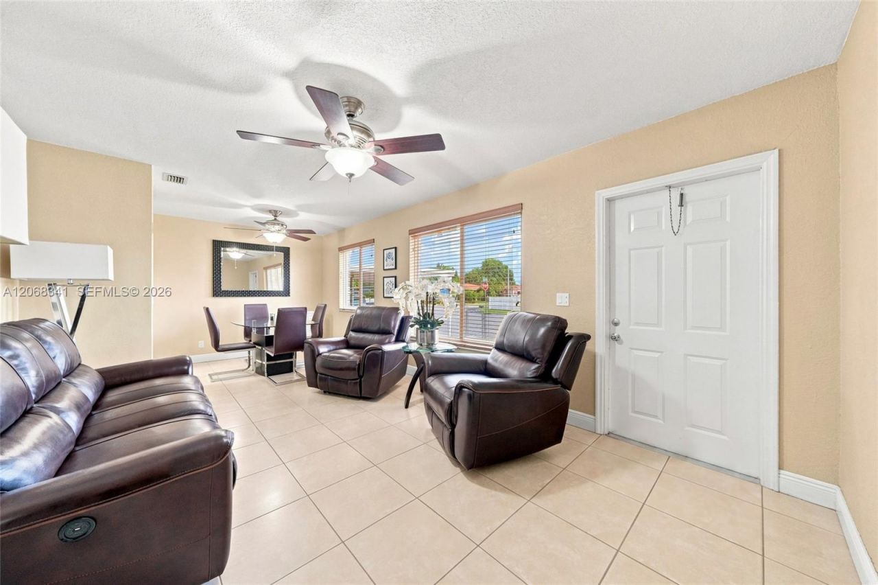 3180 W 3rd Ave, Hialeah, FL 33012 Photo