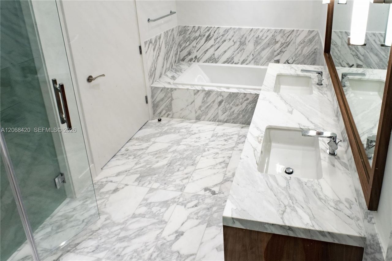 175 SE 25th Rd , Unit 1002, Miami, FL 33129 Photo