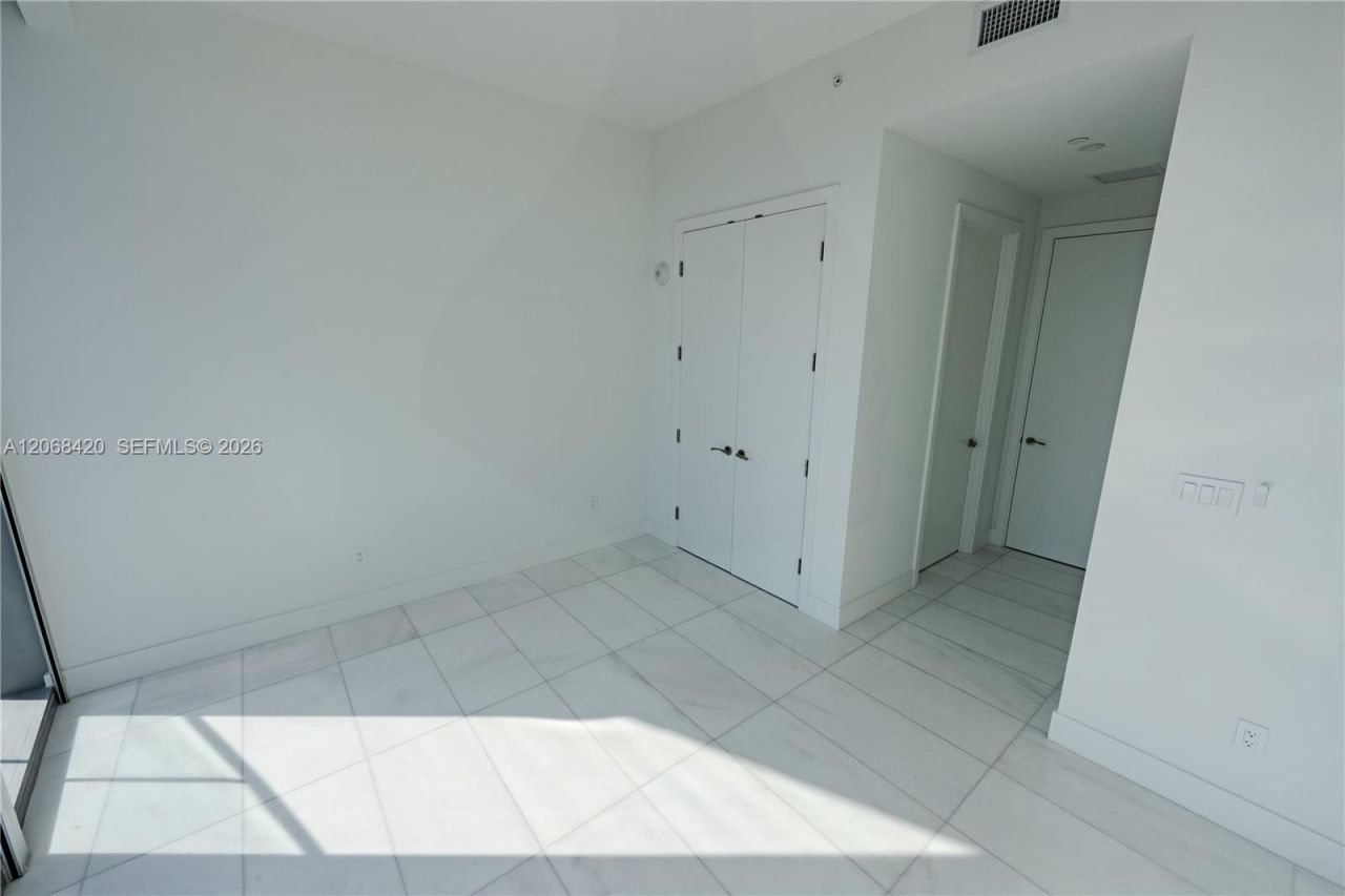 175 SE 25th Rd , Unit 1002, Miami, FL 33129 Photo