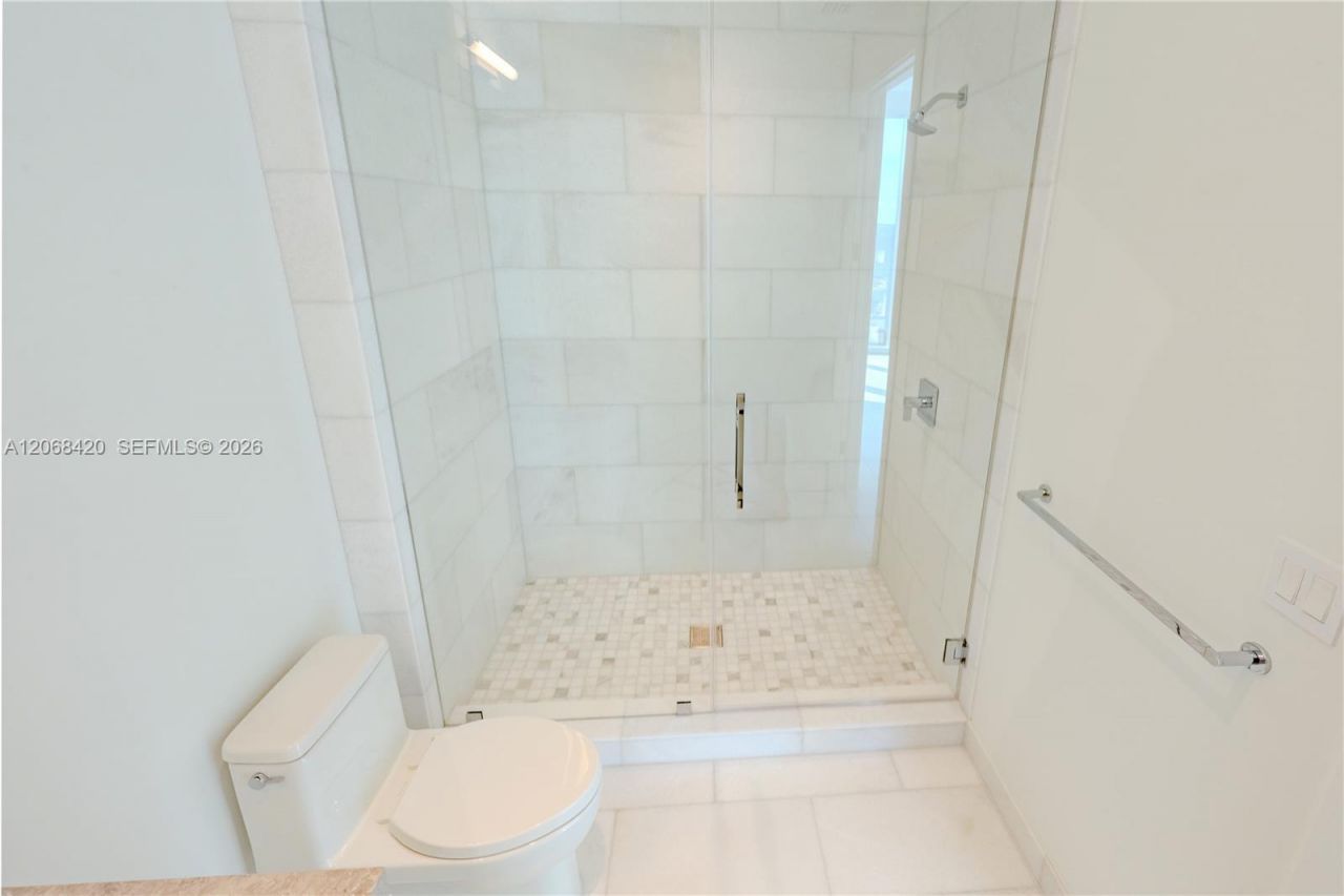 175 SE 25th Rd , Unit 1002, Miami, FL 33129 Photo
