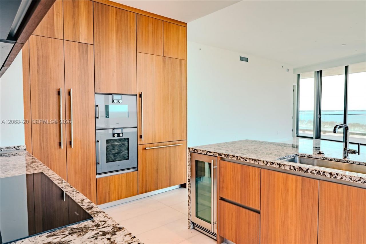 175 SE 25th Rd , Unit 1002, Miami, FL 33129 Photo