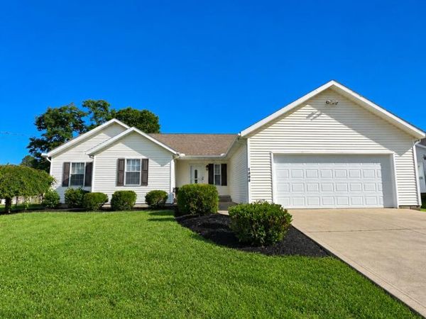 1608 Lindaire, Ontario, OH 44906