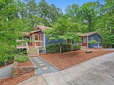 625 Kensington Drive, Chapel Hill, NC 27514