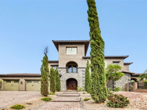 8490 Via De Bellasidra Court, Las Vegas, NV 89123