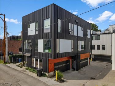 2334 W 16th Place, Cleveland, OH 44113