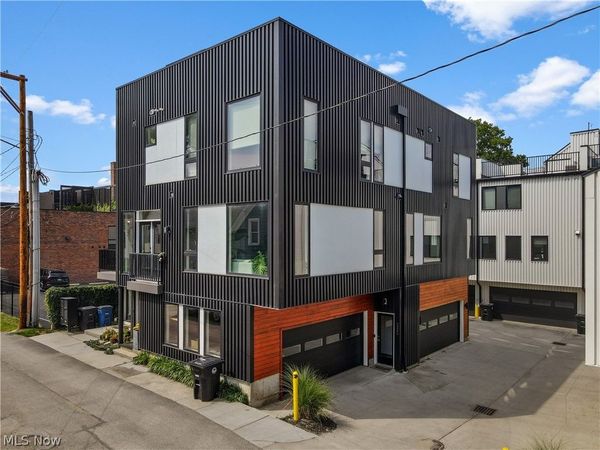 2334 W 16th Place , Cleveland, OH 44113