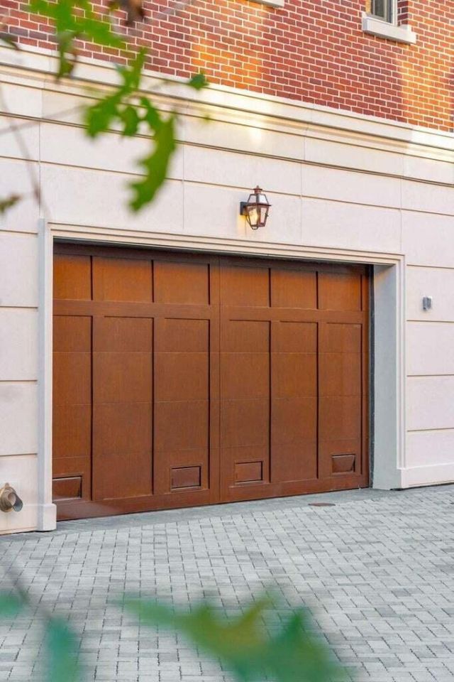 376 Broad Street Photo 5