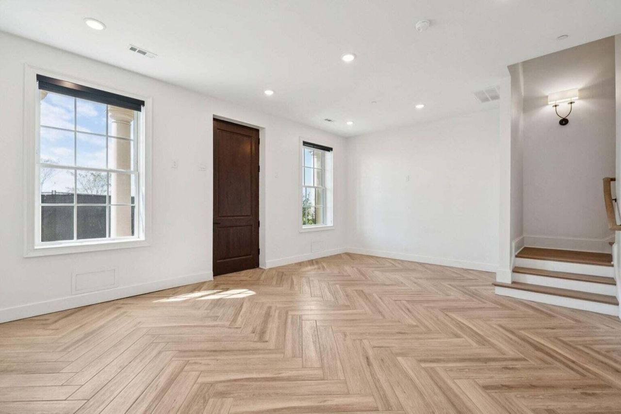 376 Broad Street Photo 7