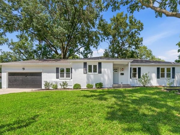 3706 W 96th Street, Overland Park, KS 66206