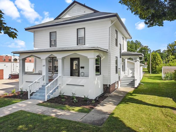 210 E Walworth St, Elkhorn, WI 53121