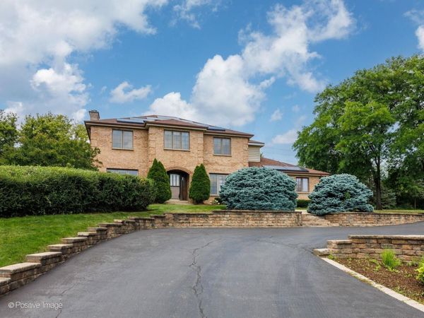 23 Squire Road , Hawthorn Woods, IL 60047