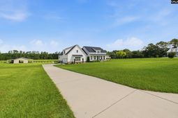 143 Ascot Drive photo 4