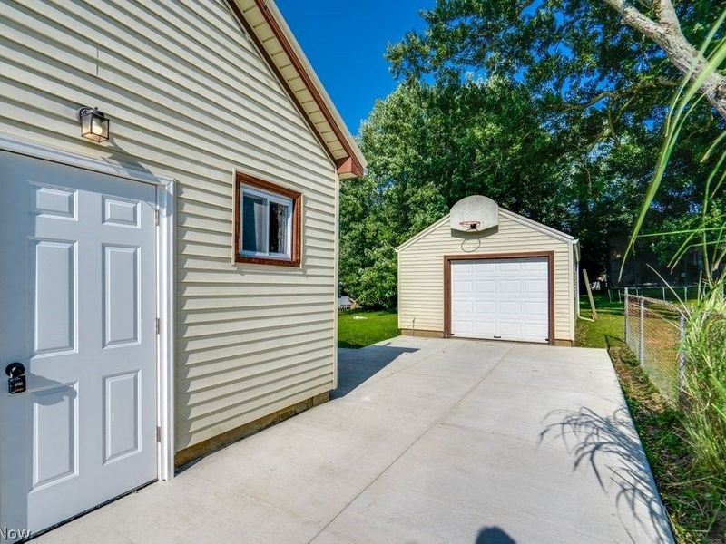4100 Fairgrove Avenue SW, Massillon, OH 44646 Photo 3