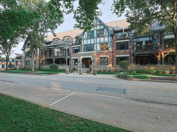 3942 Miami Road, Unit 203, Mariemont, OH 45227
