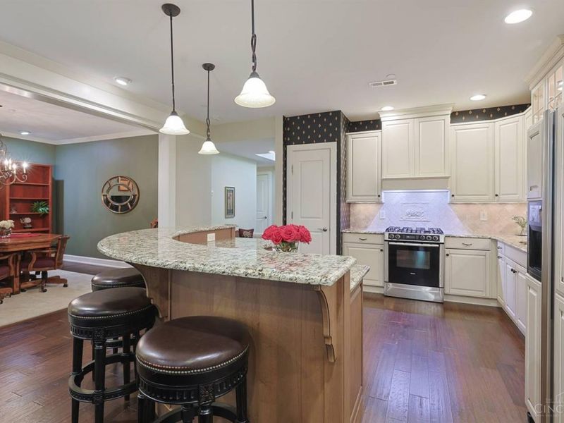 3942 Miami Road, Unit 203, Cincinnati, OH 45227 Photo 17