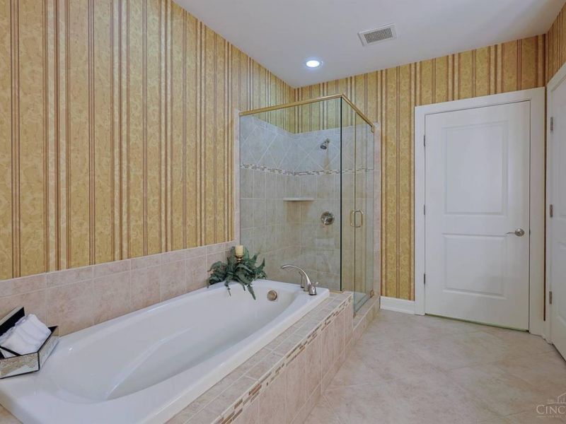 3942 Miami Road, Unit 203, Cincinnati, OH 45227 Photo 23